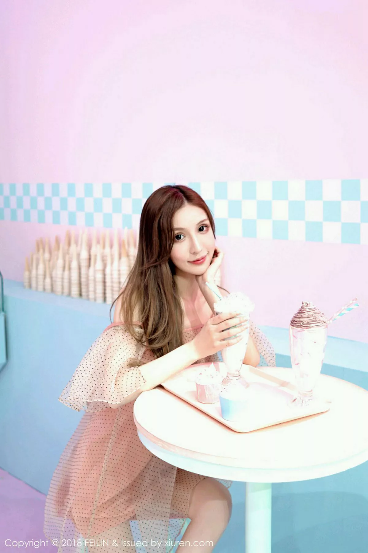 秀人集.com_[FeiLin嗲囡囡]Vol.170_嫩模柠柠_mika户外牛仔短裤+室内清新连身裙迷人写真43P