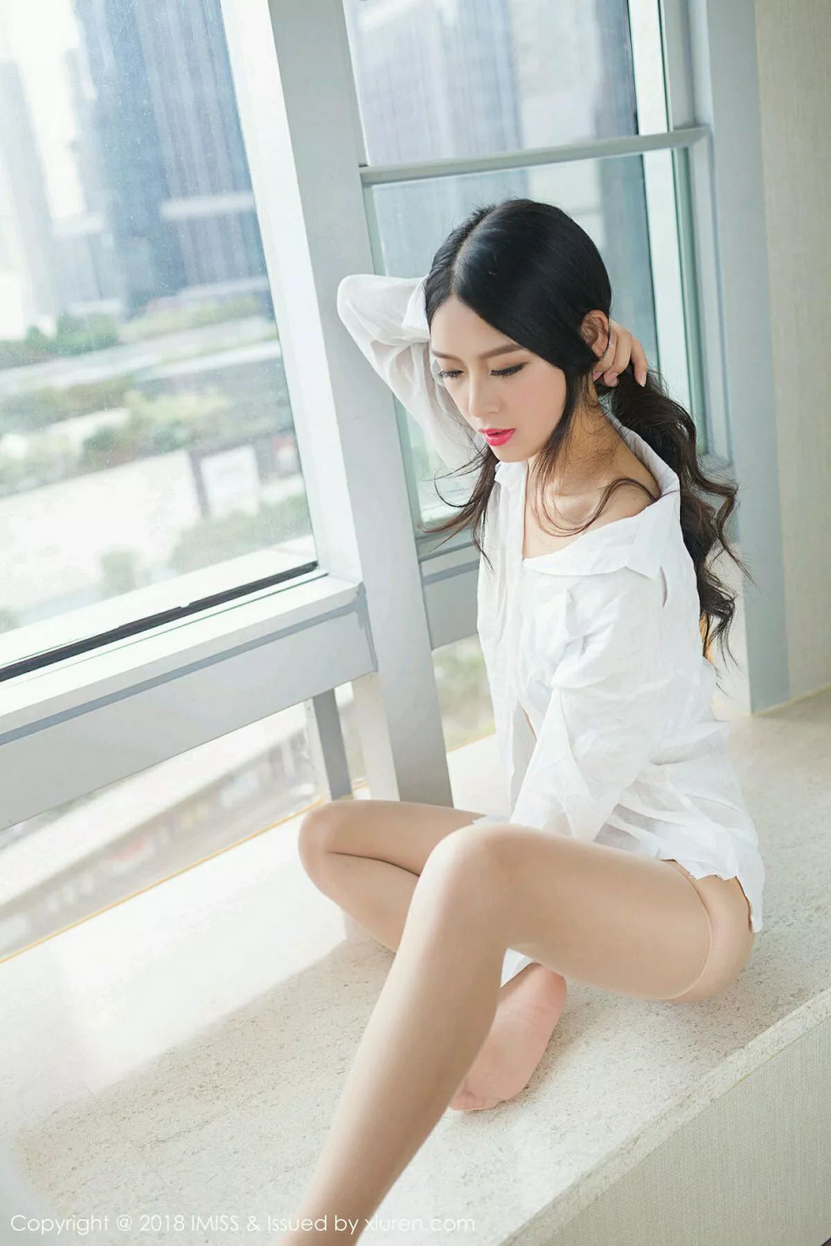 秀人集.com_[IMISS爱蜜社]Vol.299_嫩模语嫣Candy私房白衬衣配肉丝袜+红色和服性感写真38P