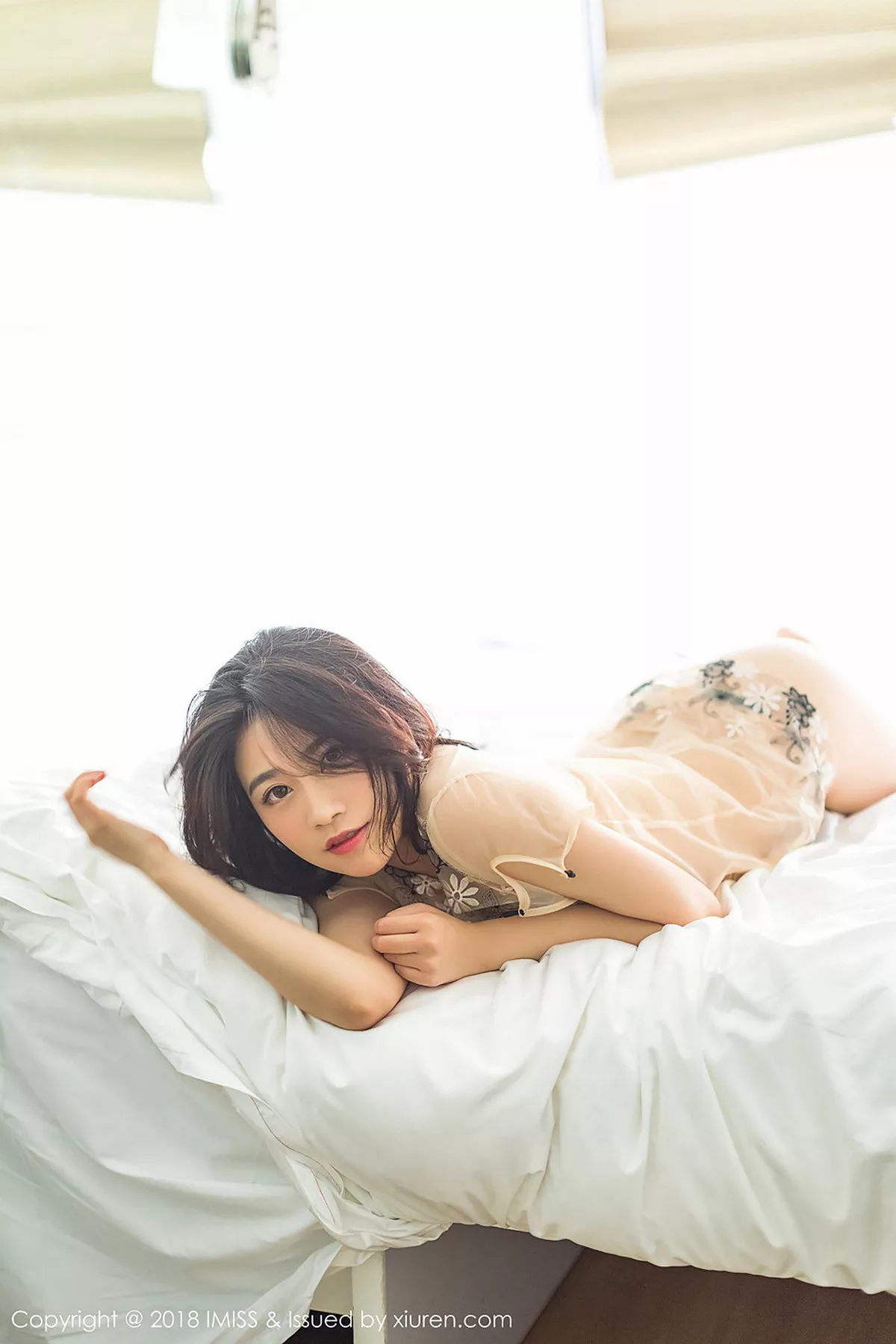 秀人集.com_[IMISS爱蜜社]Vol.294_女神许诺Sabrina私房床上薄纱透视秀丁字裤妩媚诱惑写真43P