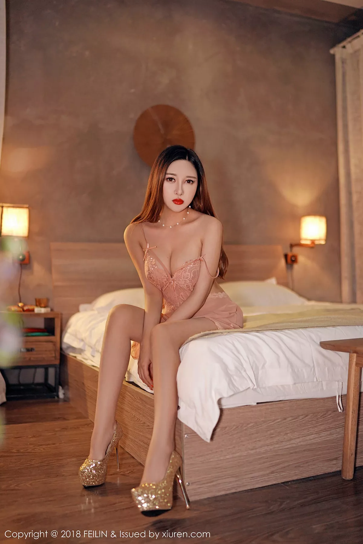 秀人集.com_[FeiLin嗲囡囡]Vol.168_嫩模李梓熙私房粉色吊带薄纱裙秀浑圆豪乳火辣诱惑写真37P