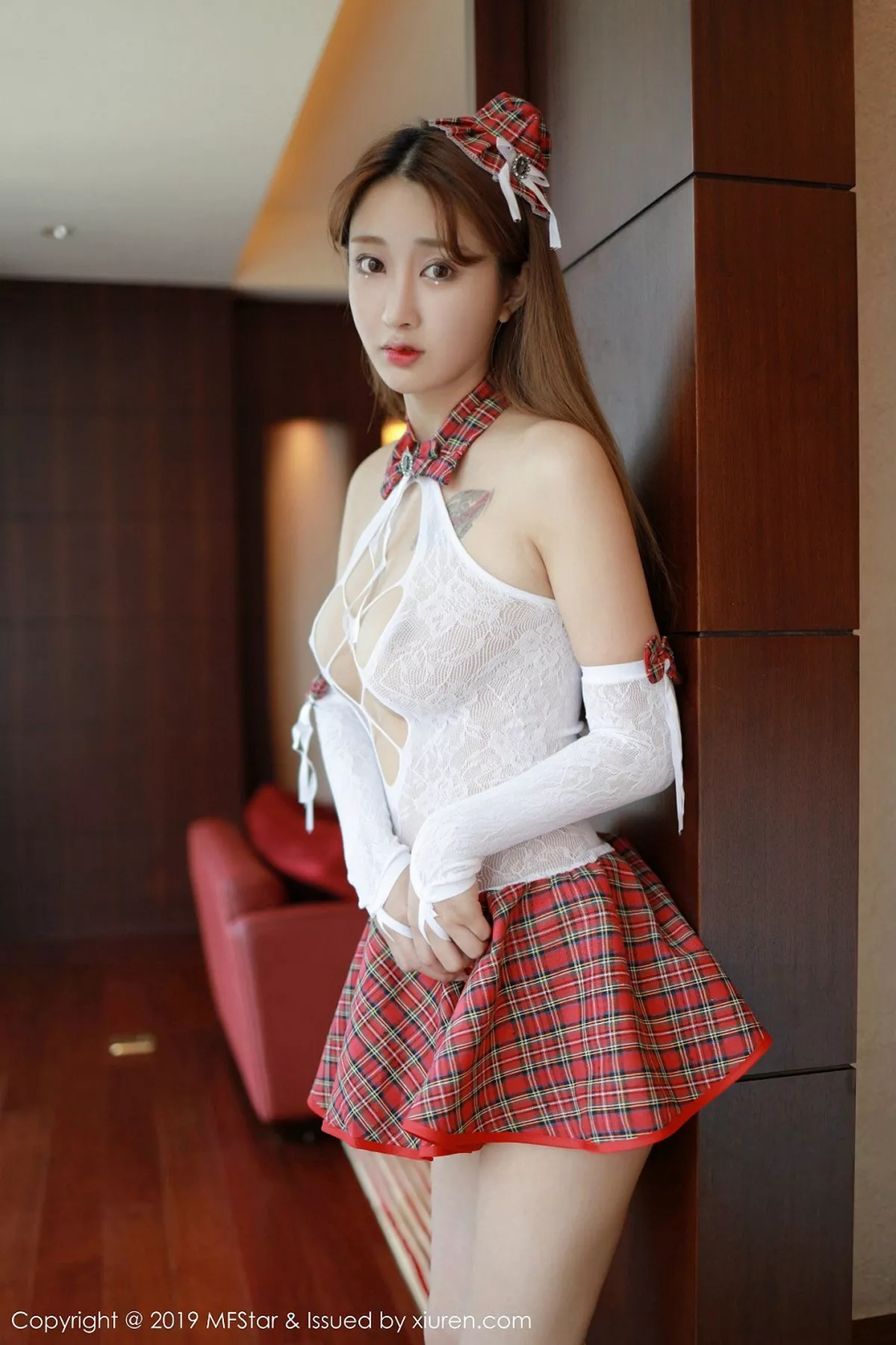 秀人集.com_[MFStar模范学院]Vol.208_嫩模Betty林子欣性感学生制服缕空内衣秀火辣身材诱惑写真43P