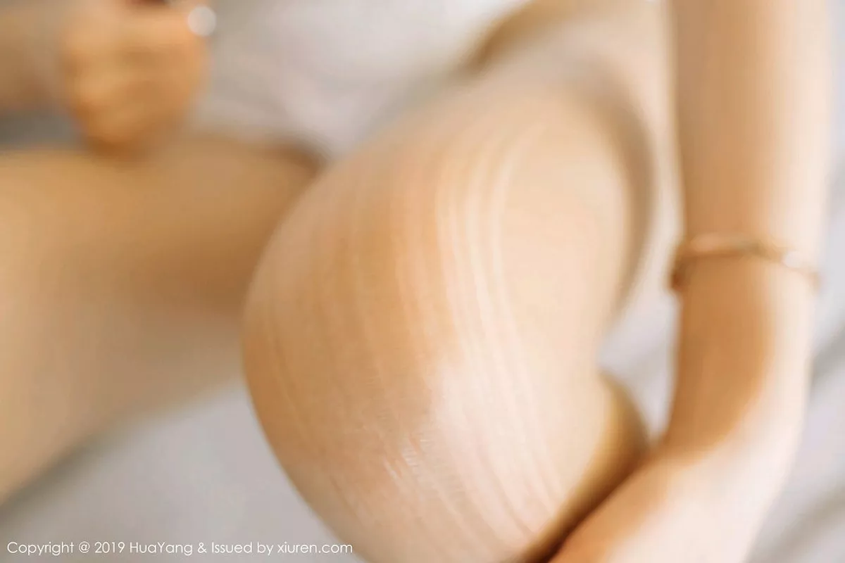 秀人集.com_[HuaYang花漾]Vol.166_嫩模艺轩私房性感护士装肉丝裤袜乱剪破洞撩人诱惑写真60P