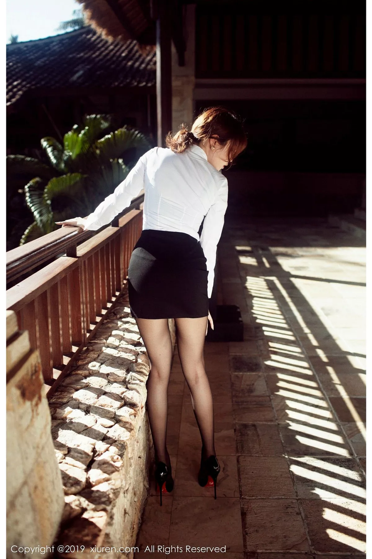 秀人集.com_[XiuRen秀人网]No.1606_女神黄乐然性感秘书装白衬衣配黑短裙黑丝袜惹火诱惑写真56P