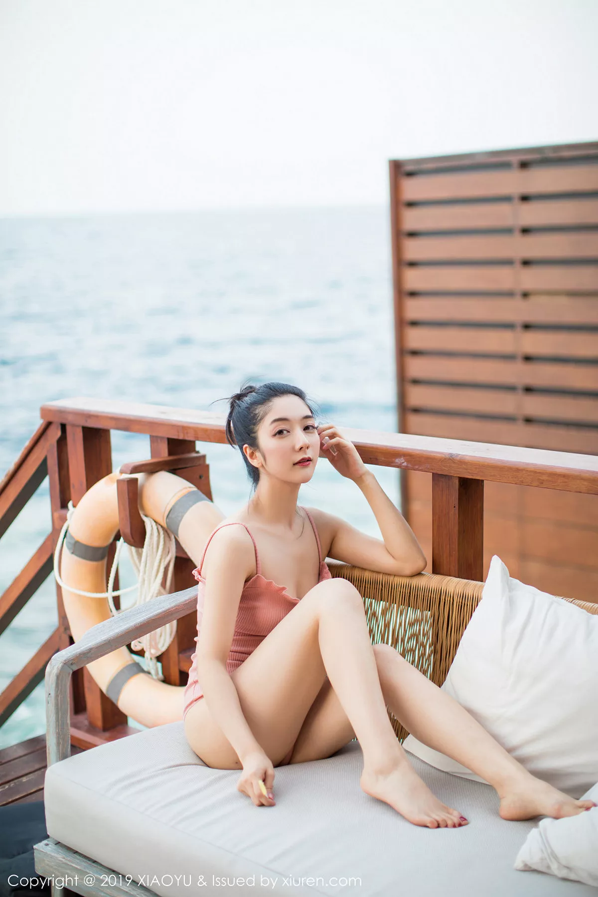 秀人集.com_[XiaoYu画语界]Vol.150_女神Angela喜欢猫马尔代夫旅拍粉色吊带内衣惹人诱惑写真66P