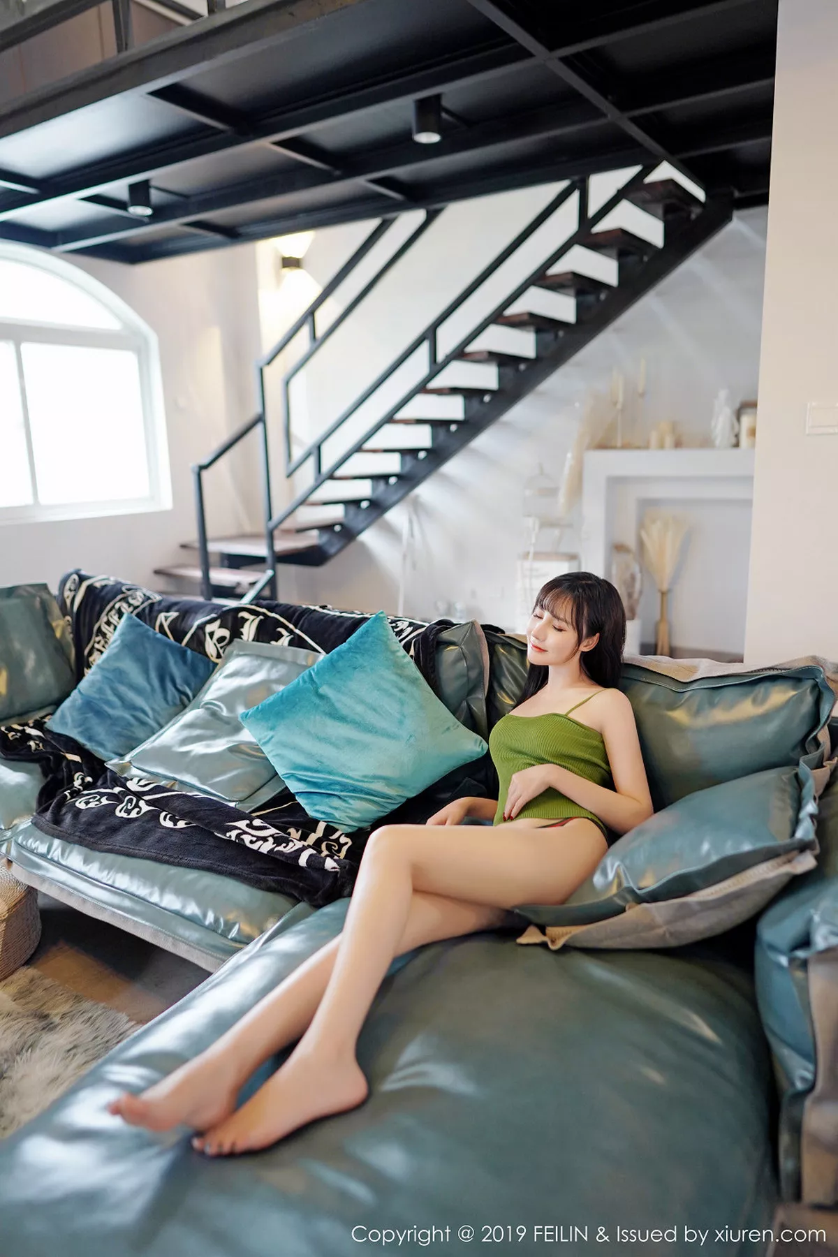 秀人集.com_[FeiLin嗲囡囡]Vol.202_新人嫩模青妍Celina居家私房透视薄纱内衣撩人诱惑写真54P