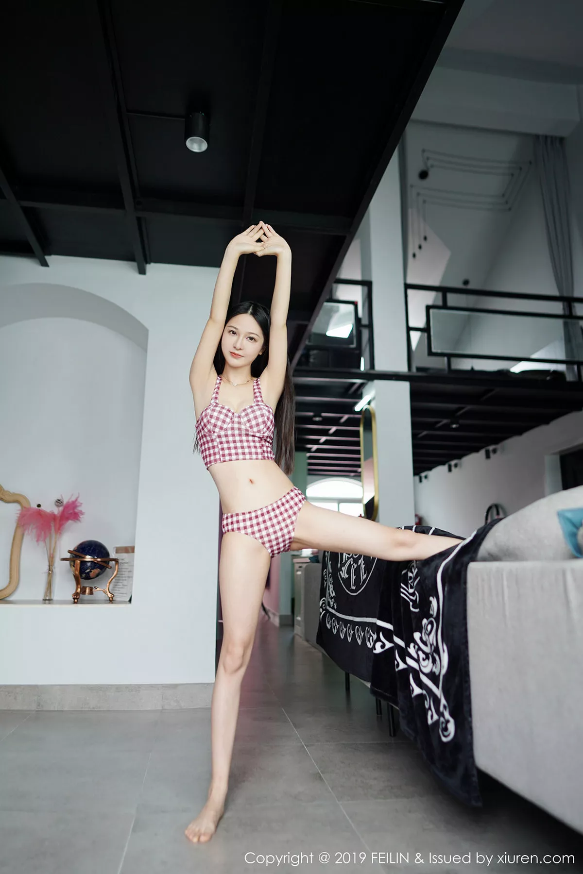 秀人集.com_[FeiLin嗲囡囡]Vol.207_嫩模luna张静燕私房性感内衣系列秀苗条身材甜美迷人写真51P