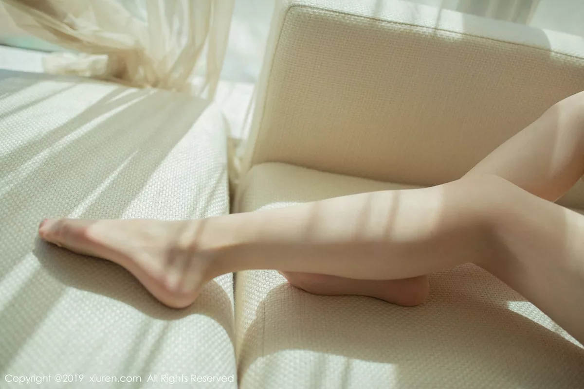 秀人集.com_[XiuRen秀人网]No.1645_嫩模梦心月私房秘书制服黑短裙配无内肉丝裤袜惹火诱惑写真95P