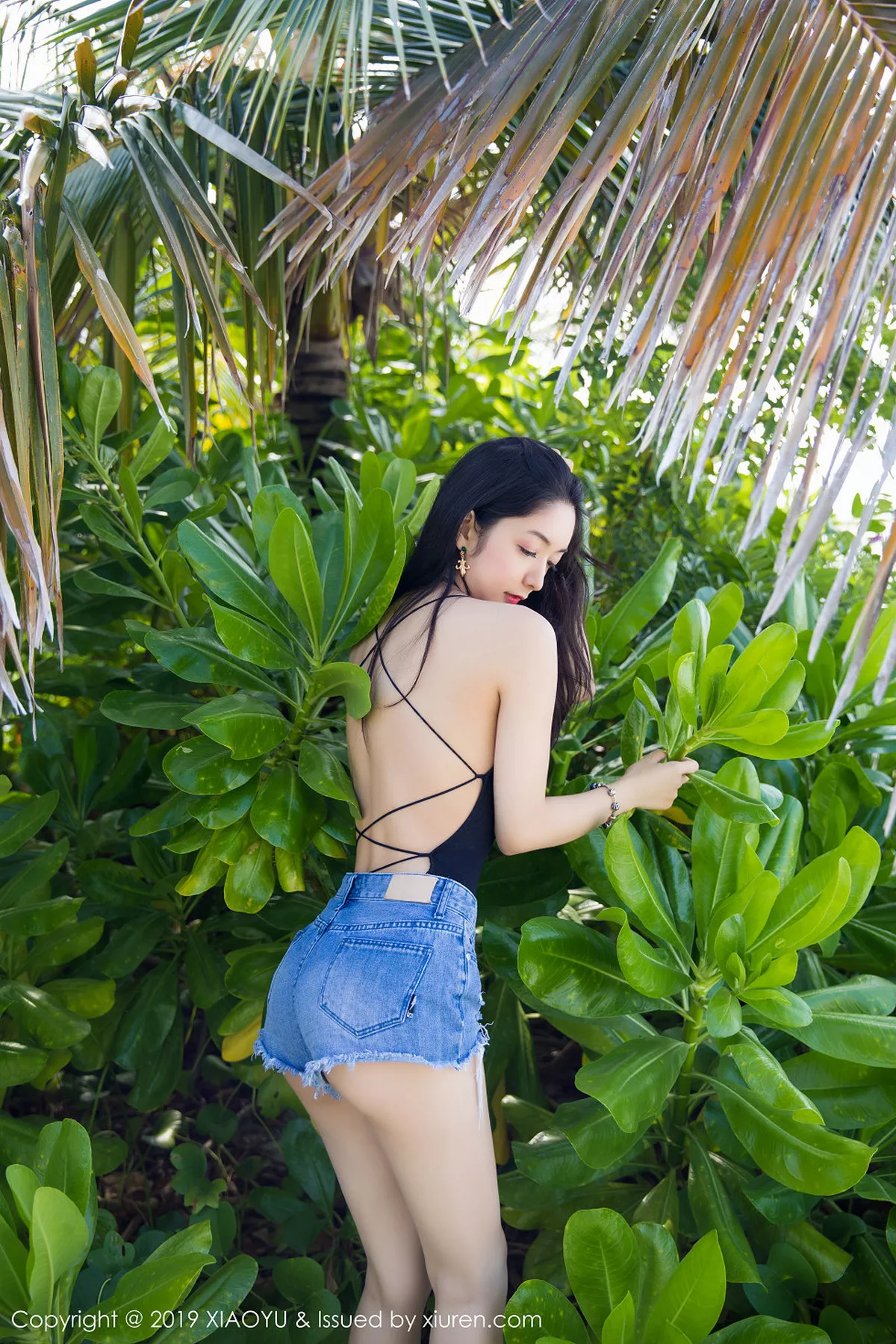 秀人集.com_[XiaoYu画语界]Vol.141_女神Angela喜欢猫马尔代夫旅拍私房吊带连身裙惹火诱惑写真42P