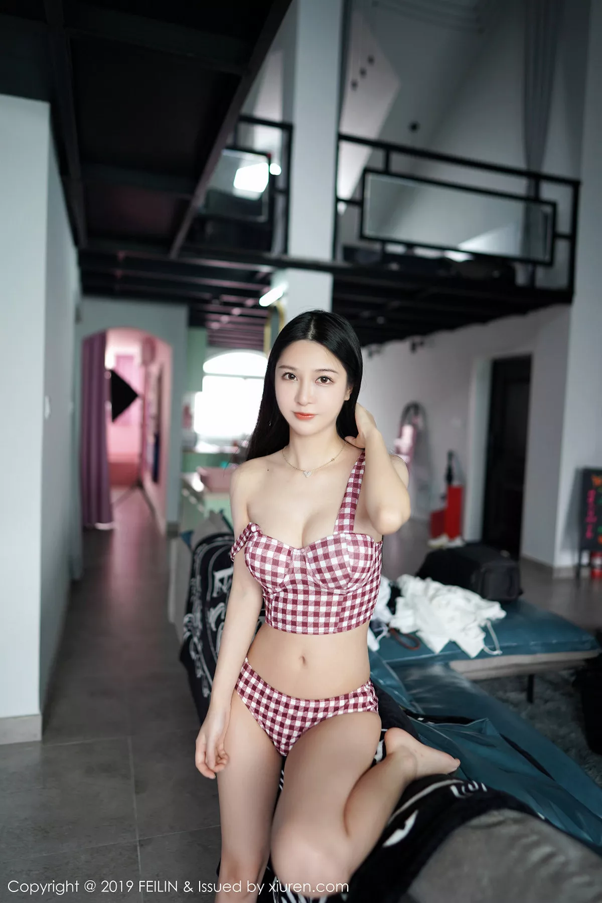 秀人集.com_[FeiLin嗲囡囡]Vol.207_嫩模luna张静燕私房性感内衣系列秀苗条身材甜美迷人写真51P