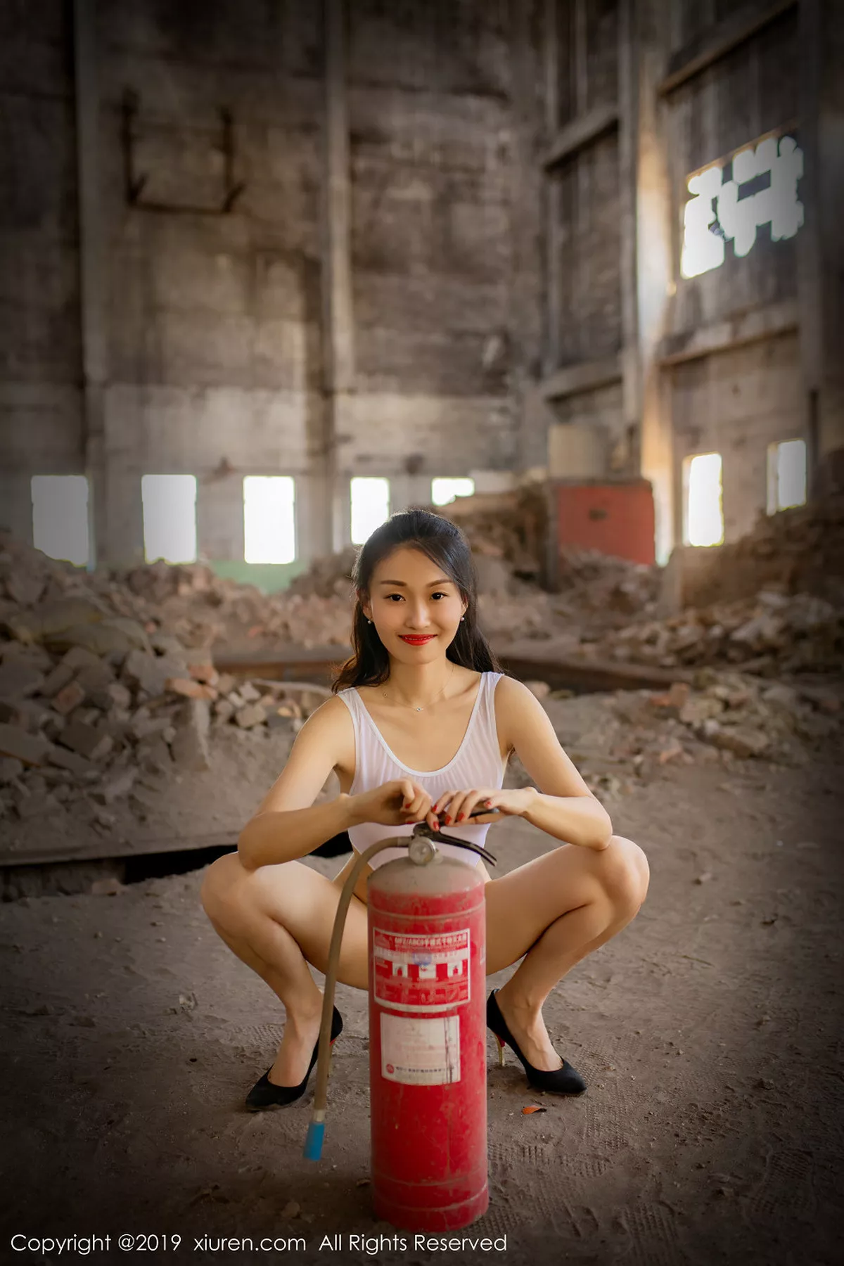 秀人集.com_[XiuRen秀人网]No.1679_嫩模狐小妖Baby户外白色高叉连体衣+黑色内衣完美诱惑写真43P