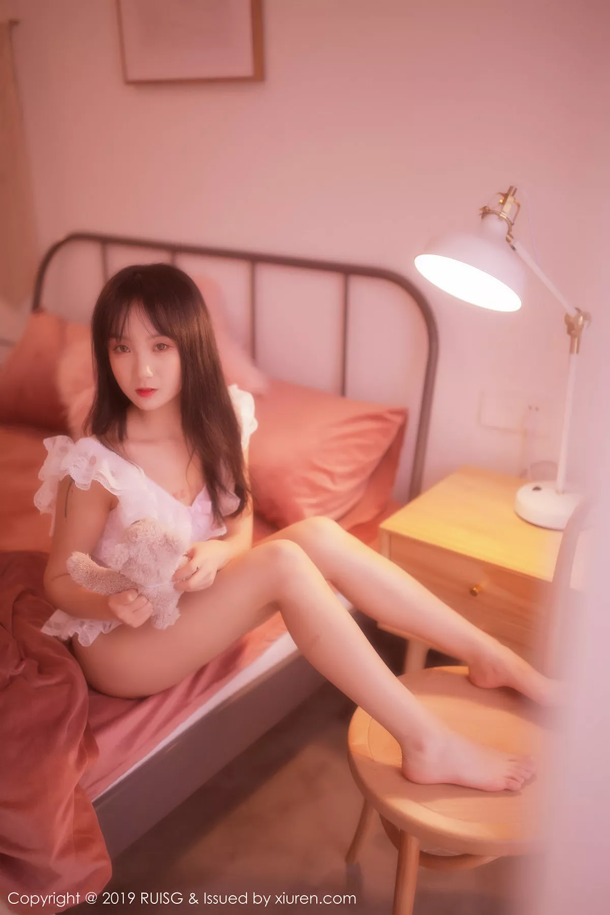 秀人集.com_[RUISG瑞丝馆]Vol.085_新人妹子小葡萄miki私房梦幻光线诱人蕾丝内衣唯美诱惑写真43P