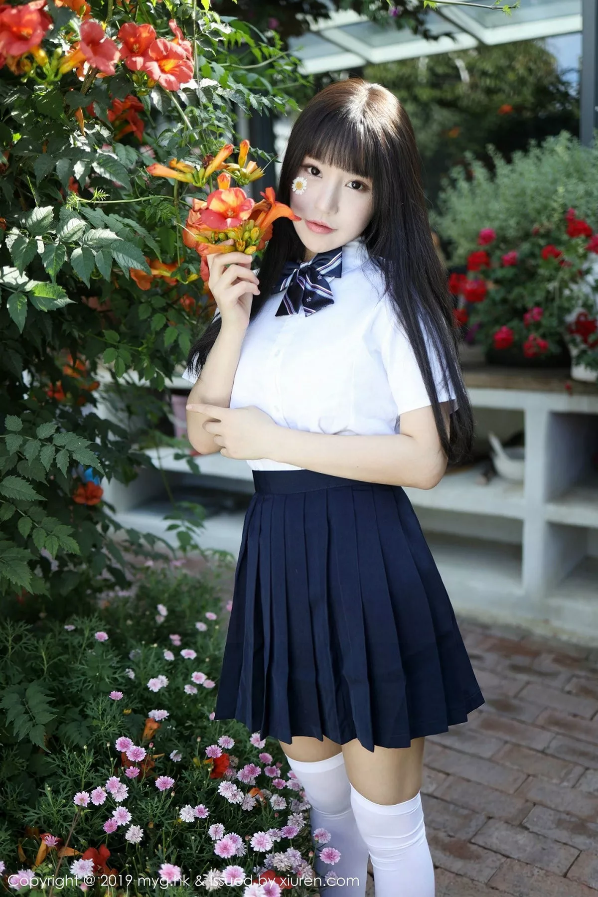 秀人集.com_[MyGirl美媛馆]Vol.394_女神Flower朱可儿大理旅拍户外学生装大胆撩裙诱惑写真54P