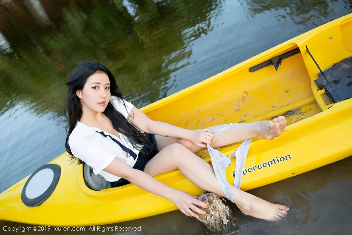 秀人集.com_[XiuRen秀人网]No.1719_女神Manuela玛鲁娜美国旅拍皮划艇全裸上身露豪乳极致诱惑写真52P