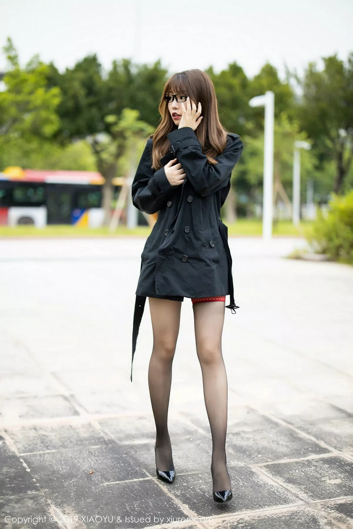 秀人集.com_[XiaoYu画语界]Vol.168_女神芝芝Booty户外半脱露黑色三点式内衣撩人诱惑写真56P