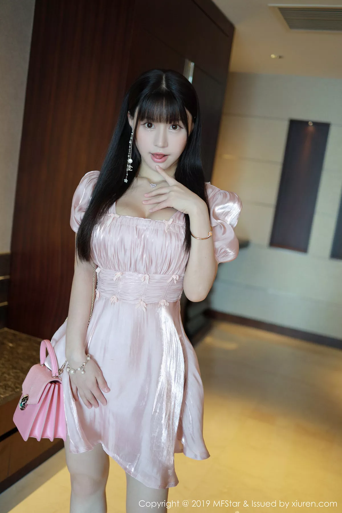 秀人集.com_[MFStar模范学院]Vol.217_女神Flower朱可儿粉色连身裙全脱秀性感内衣完美诱惑写真90P