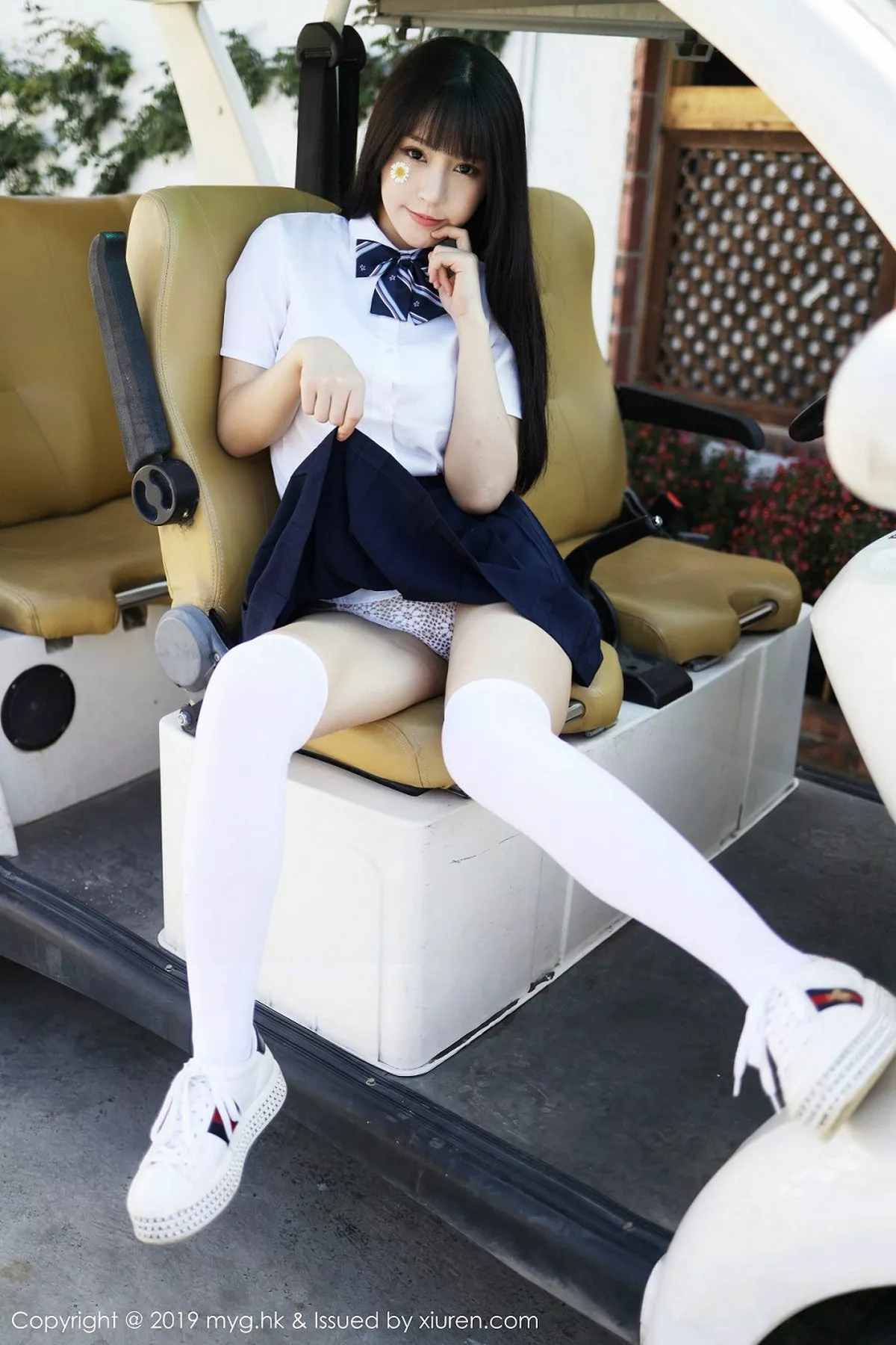 秀人集.com_[MyGirl美媛馆]Vol.394_女神Flower朱可儿大理旅拍户外学生装大胆撩裙诱惑写真54P