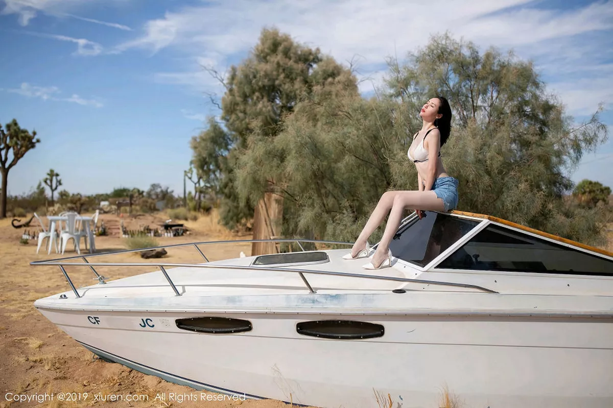 秀人集.com_[XiuRen秀人网]No.1710_嫩模梦心月美国旅拍户外游艇半脱内裤露丰满翘臀极致诱惑写真68P