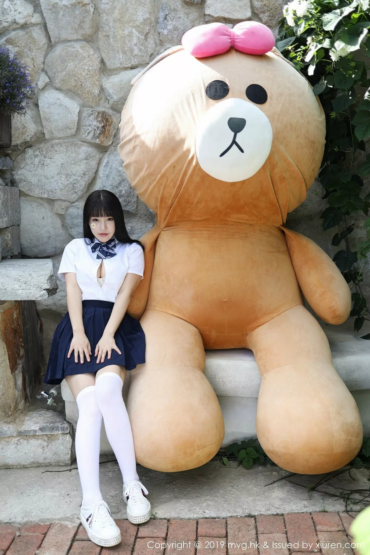 秀人集.com_[MyGirl美媛馆]Vol.394_女神Flower朱可儿大理旅拍户外学生装大胆撩裙诱惑写真54P