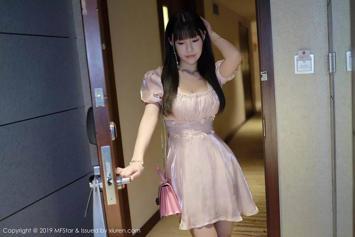 秀人集.com_[MFStar模范学院]Vol.217_女神Flower朱可儿粉色连身裙全脱秀性感内衣完美诱惑写真90P