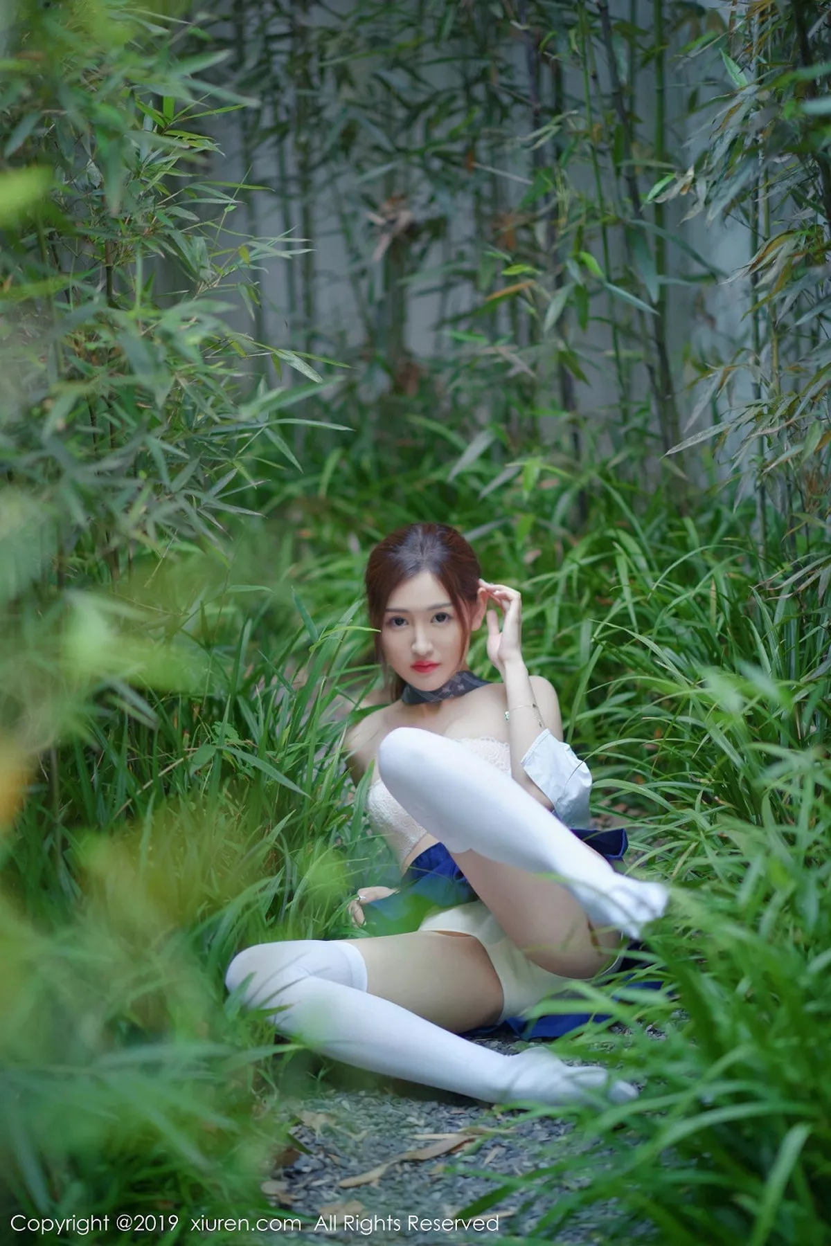 秀人集.com_[XiuRen秀人网]No.1733_嫩模沈梦瑶户外清爽学生装大胆半脱露白色蕾丝内衣诱惑写真60P