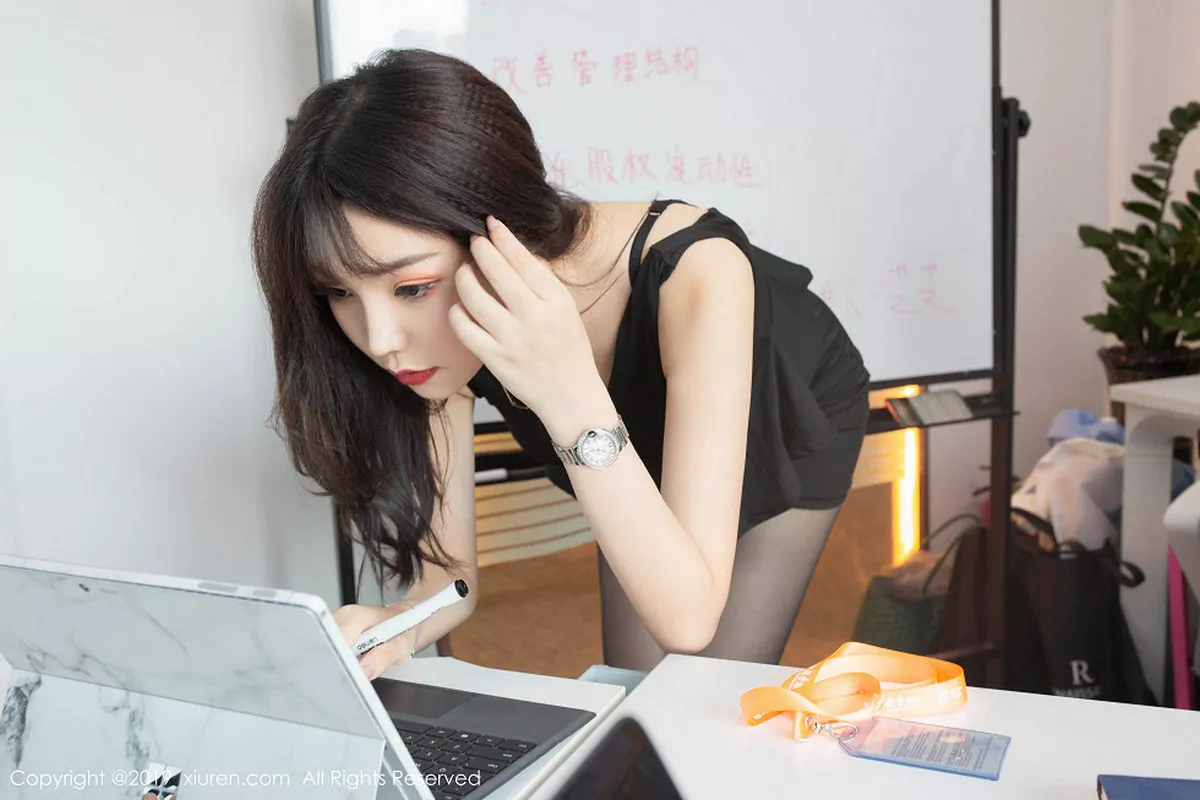 秀人集.com_[XiuRen秀人网]No.1757_女神芝芝Booty办公室主题性感女秘书超薄无内黑丝惹火诱惑写真54P