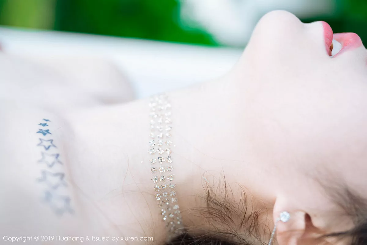 秀人集.com_[HuaYang花漾]Vol.180_女神王雨纯户外艳红吊裙无内大胆露出秀白嫩肌肤诱惑写真51P