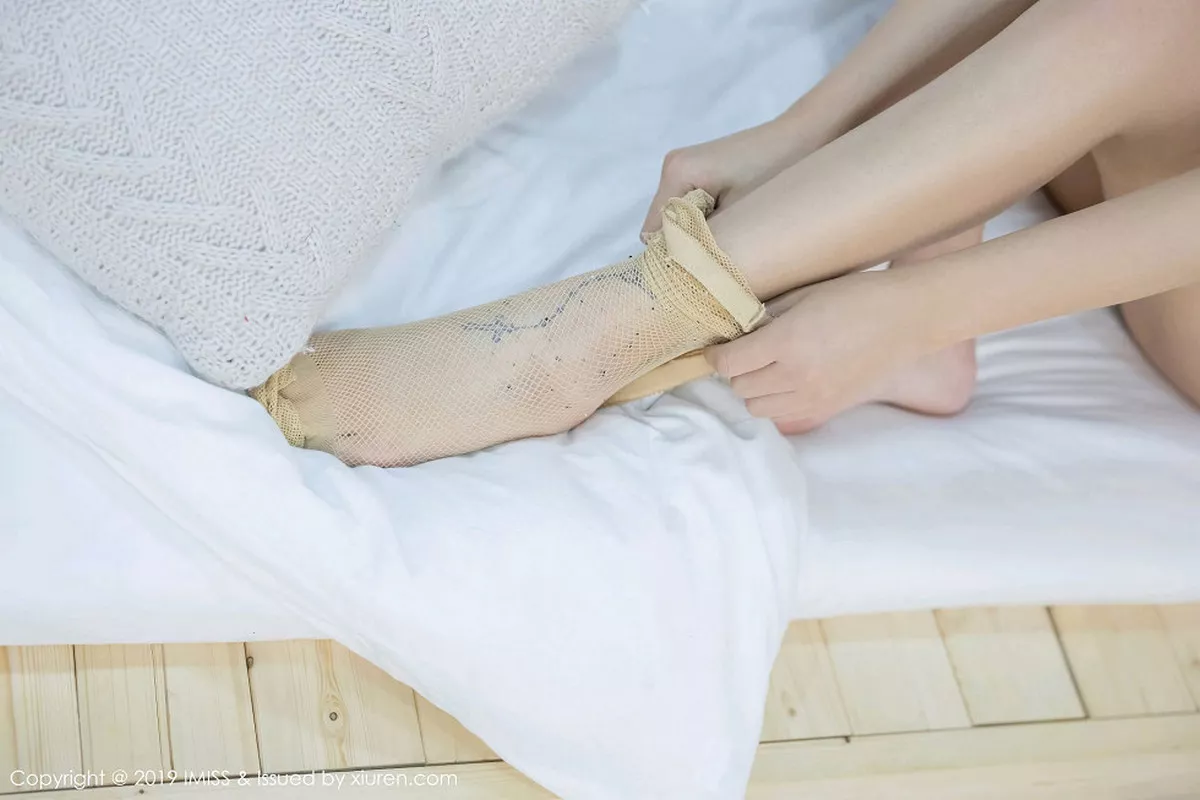 秀人集.com_[IMISS爱蜜社]Vol.384_气质女神Lavinia私房性感内衣秀魔鬼身材靓丽迷人写真36P