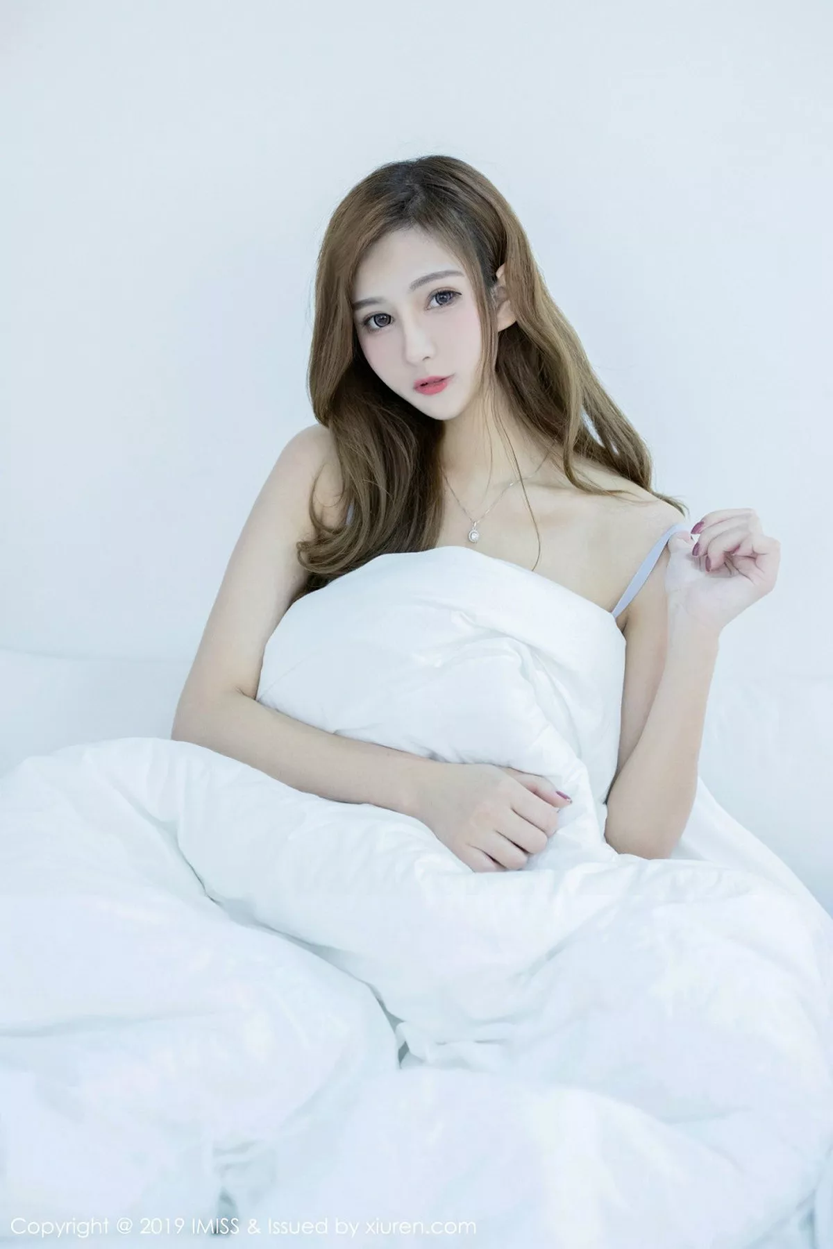 秀人集.com_[IMISS爱蜜社]Vol.384_气质女神Lavinia私房性感内衣秀魔鬼身材靓丽迷人写真36P