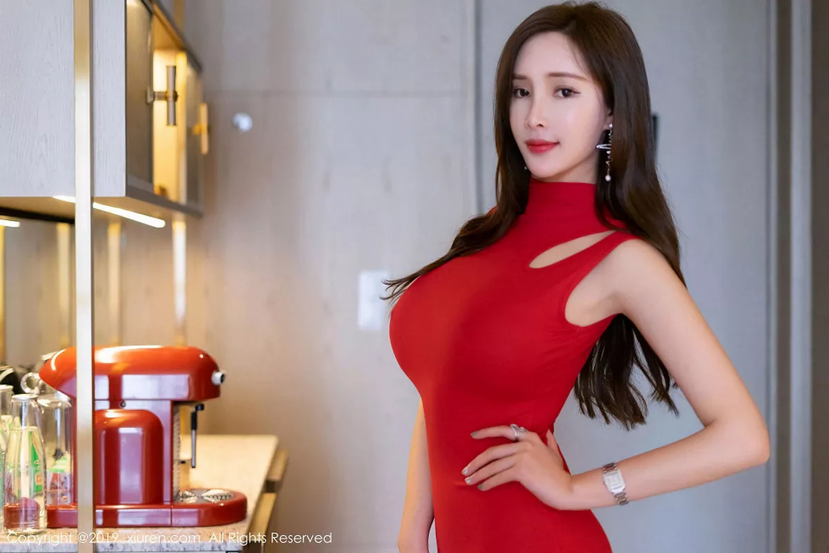 秀人集.com_[XiuRen秀人网]No.1738_女神奶瓶土肥圆心愿旅拍私房无内黑丝裤袜秀火辣身材诱惑写真54P