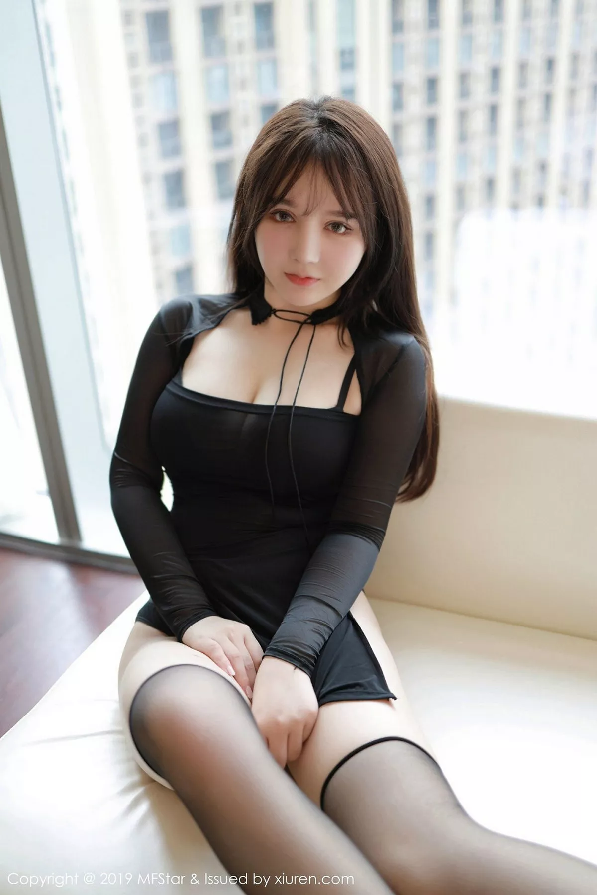 秀人集.com_[MFStar模范学院]Vol.221_嫩模小牛奶私房黑色内衣配丁字裤秀翘臀完美诱惑写真44P