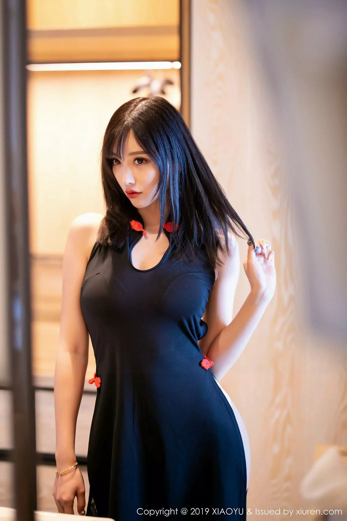 秀人集.com_[XiaoYu画语界]Vol.174_女神杨晨晨sugar私房黑色高开长裙配黑丝袜销魂诱惑写真71P