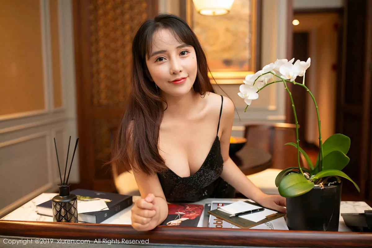 秀人集.com_[XiuRen秀人网]No.1761_嫩模陶喜乐_lele私房内衣配无内魅惑黑丝半脱露翘臀诱惑写真45P