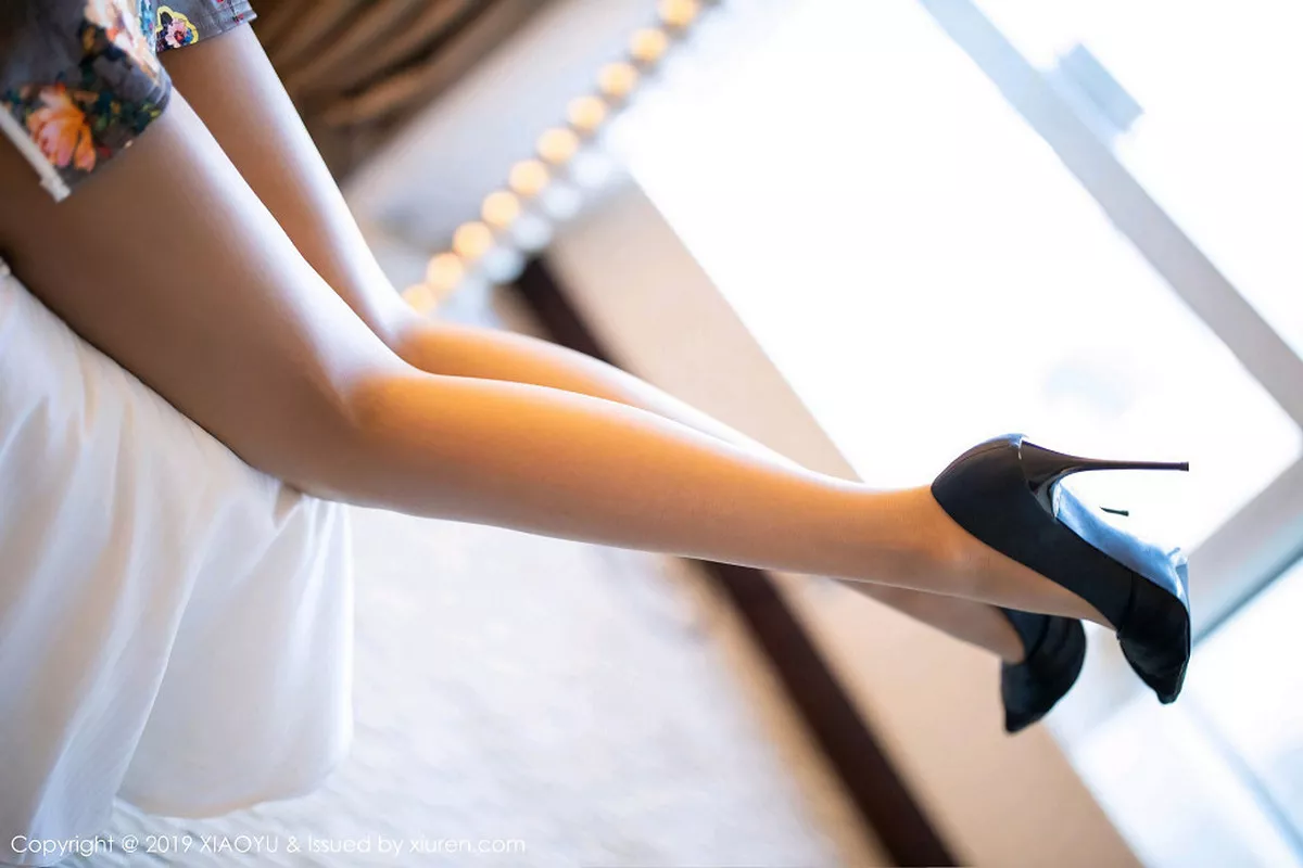 秀人集.com_[XiaoYu画语界]Vol.196_气质女神Carry私房古韵旗袍半脱秀完美身材诱惑写真84P