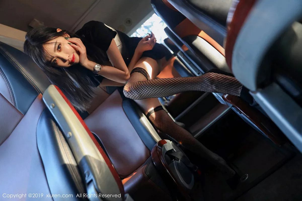 秀人集.com_[XiuRen秀人网]No.1771_女神杨晨晨sugar大巴车特辑酒红色内衣配黑丝网袜诱惑写真56P