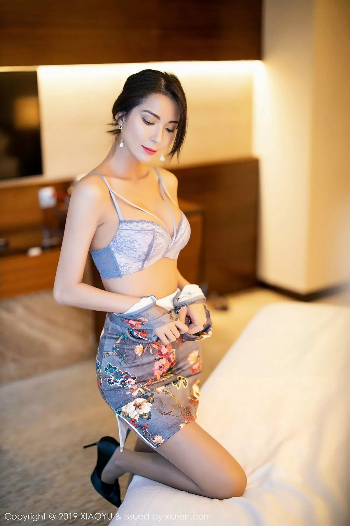 秀人集.com_[XiaoYu画语界]Vol.196_气质女神Carry私房古韵旗袍半脱秀完美身材诱惑写真84P