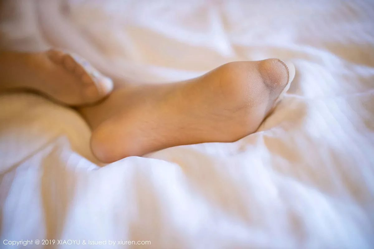 秀人集.com_[XiaoYu画语界]Vol.186_嫩模允儿Claire私房高叉连体衣半脱露火辣身材诱惑写真72P