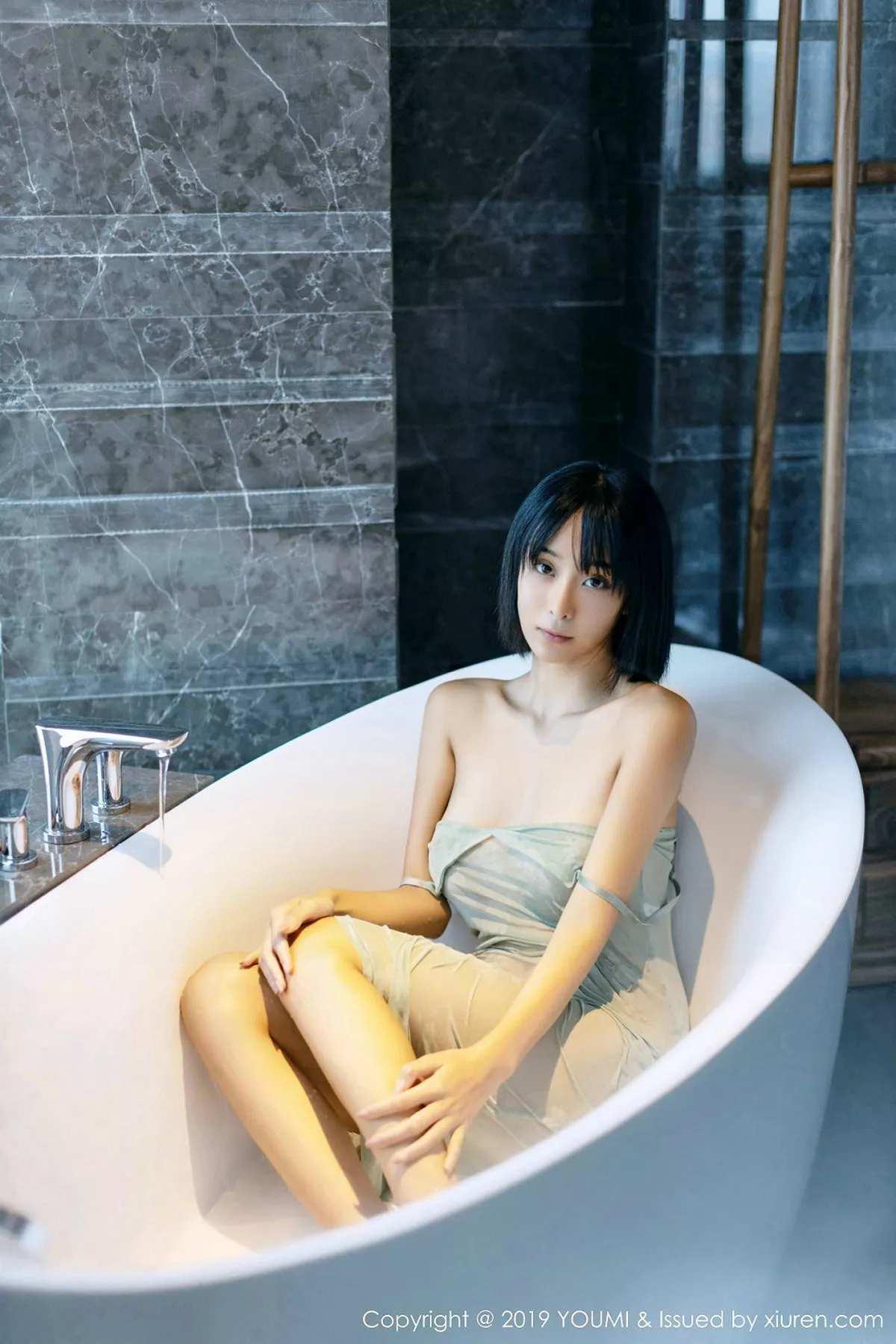 秀人集.com_[YouMi尤蜜荟]Vol.370_嫩模蓝夏Akasha浴室里真空连身裙湿身秀完美曲线诱惑写真42P