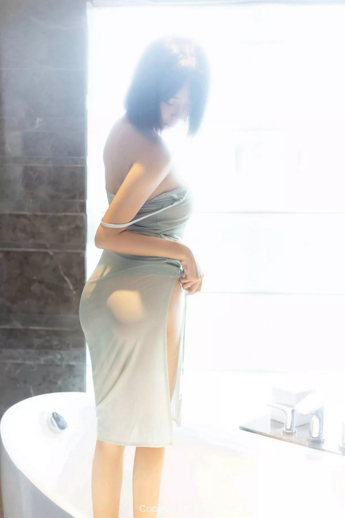 秀人集.com_[YouMi尤蜜荟]Vol.370_嫩模蓝夏Akasha浴室里真空连身裙湿身秀完美曲线诱惑写真42P