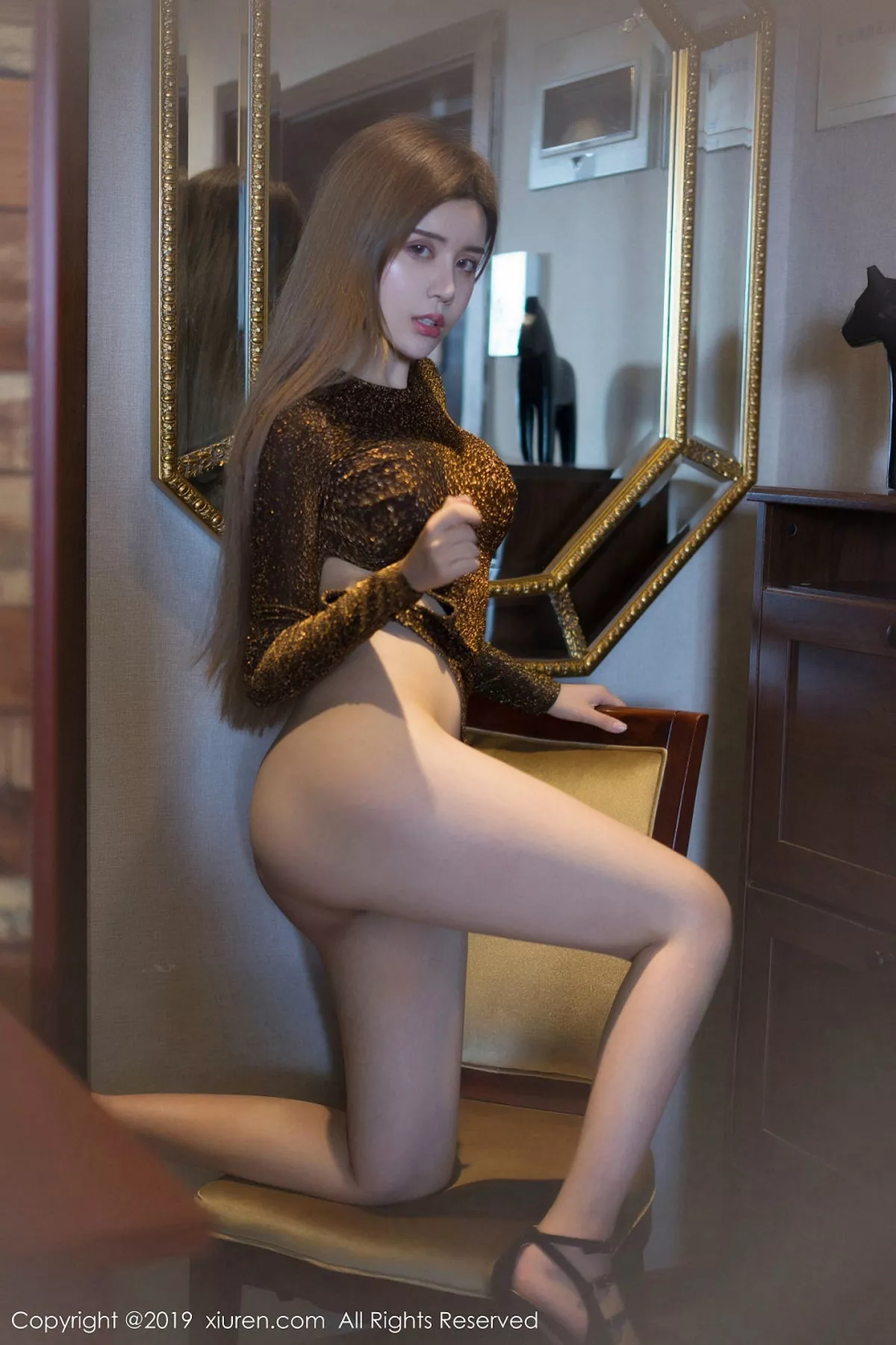 秀人集.com_[XiuRen秀人网]No.1794_女神Cris_卓娅祺私房青花瓷旗袍半脱真空露豪乳火辣诱惑写真52P