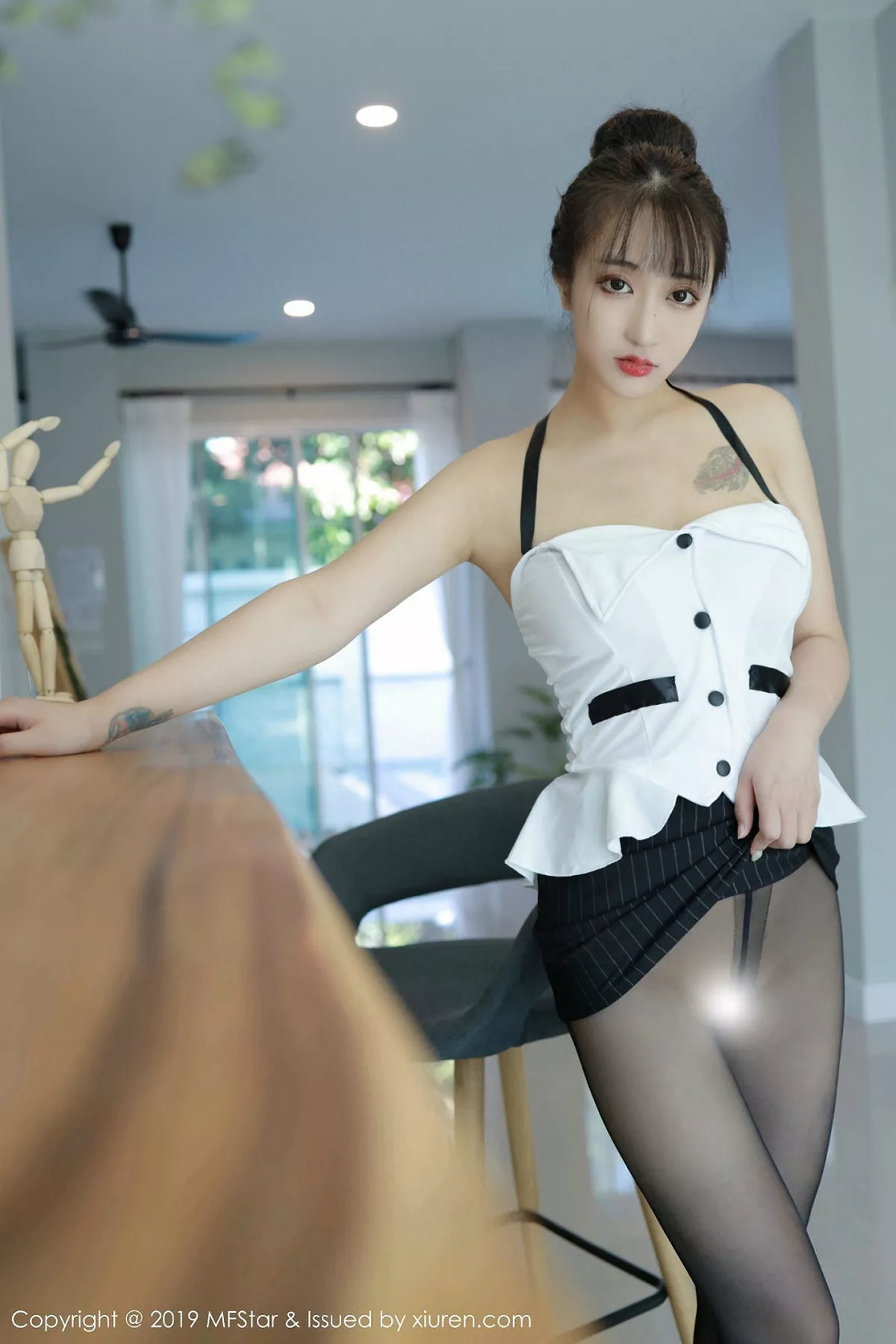 秀人集.com_[MFStar模范学院]Vol.238_嫩模Betty林子欣泰国清迈旅拍私房黑丝美腿完美诱惑写真51P