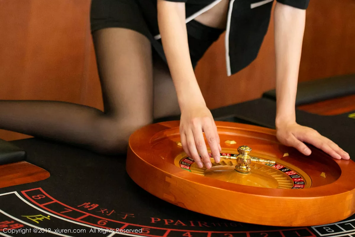 秀人集.com_[XiuRen秀人网]No.1807_嫩模陆萱萱赌场荷官主题角色扮演性感黑丝制服撩人诱惑写真69P