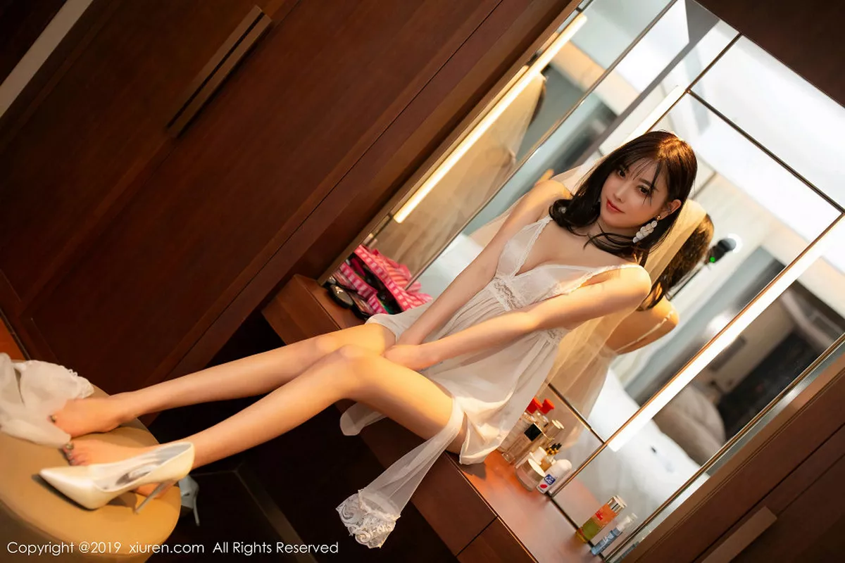 秀人集.com_[XiuRen秀人网]No.1819_女神杨晨晨sugar私房新娘主题薄纱内衣秀完美身材诱惑写真87P