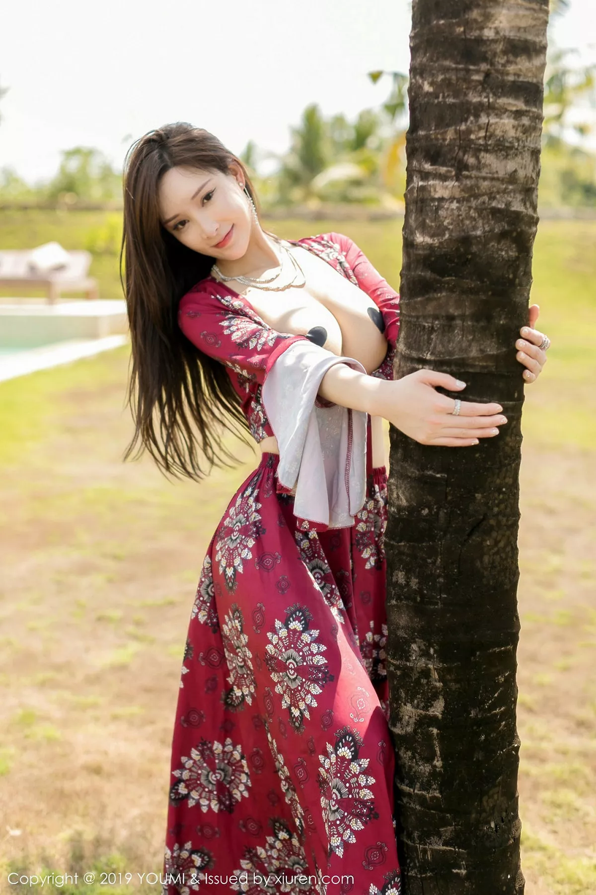 秀人集.com_[YouMi尤蜜荟]Vol.383_女神奶瓶土肥圆户外真空优雅服饰半脱露豪乳撩人诱惑写真62P