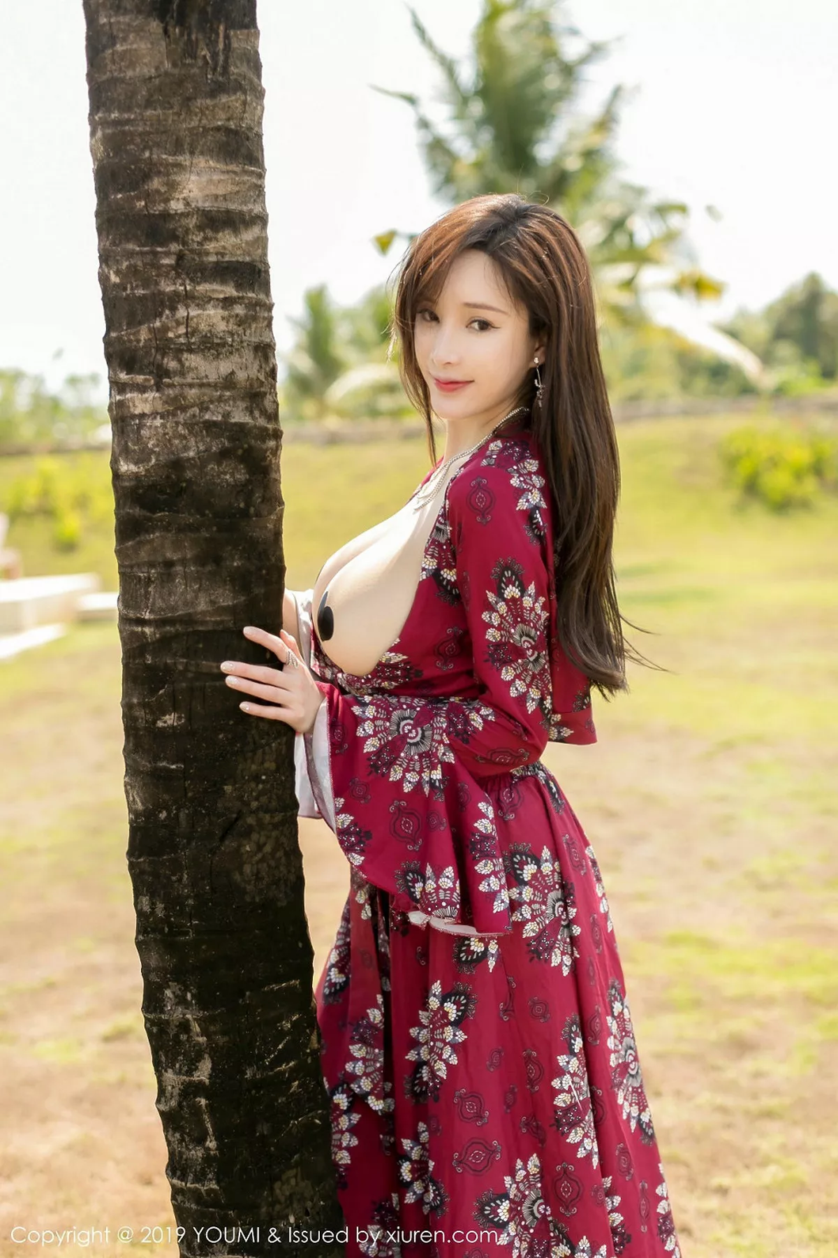 秀人集.com_[YouMi尤蜜荟]Vol.383_女神奶瓶土肥圆户外真空优雅服饰半脱露豪乳撩人诱惑写真62P