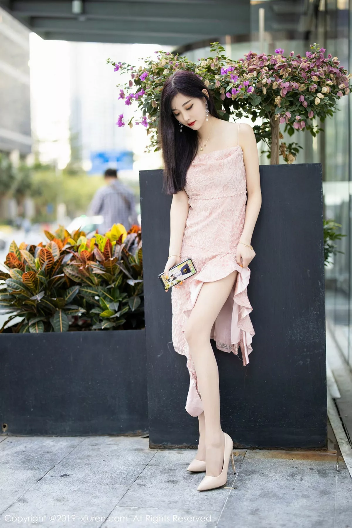 秀人集.com_[XiuRen秀人网]No.1857_女神杨晨晨sugar私房粉色吊裙半脱露性感白色内衣完美诱惑写真83P