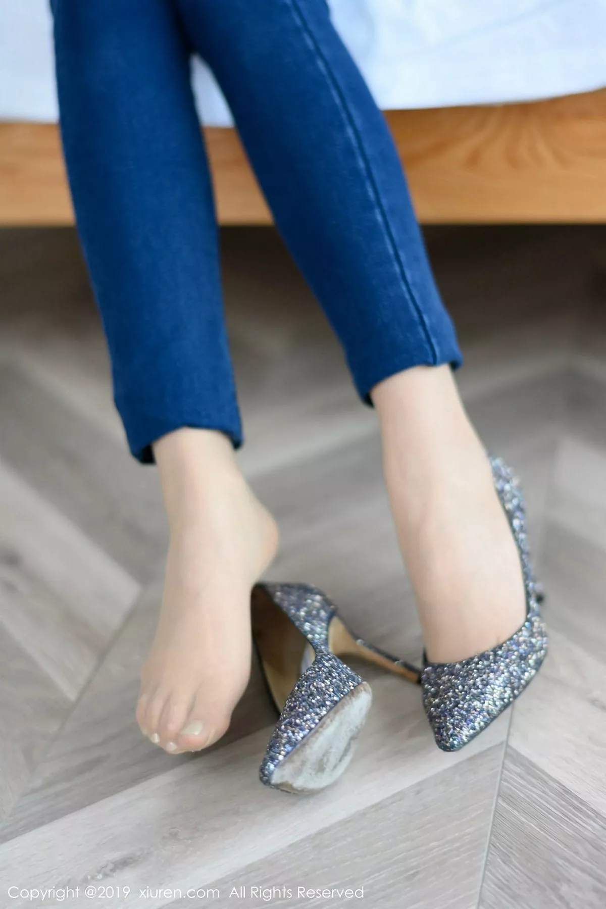 秀人集.com_[XiuRen秀人网]No.1843_女神果儿Victoria私房金缕衣半脱露豪乳黑桃遮点极致诱惑写真49P