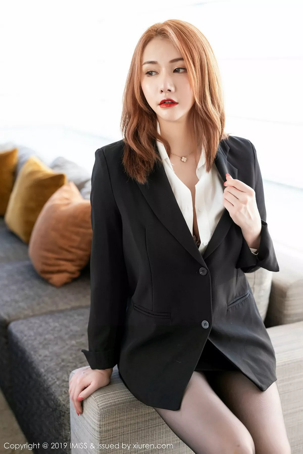 秀人集.com_[IMISS爱蜜社]Vol.419_嫩模Evon陈赞之私房性感内衣配黑丝袜秀惹火身材诱惑写真48P