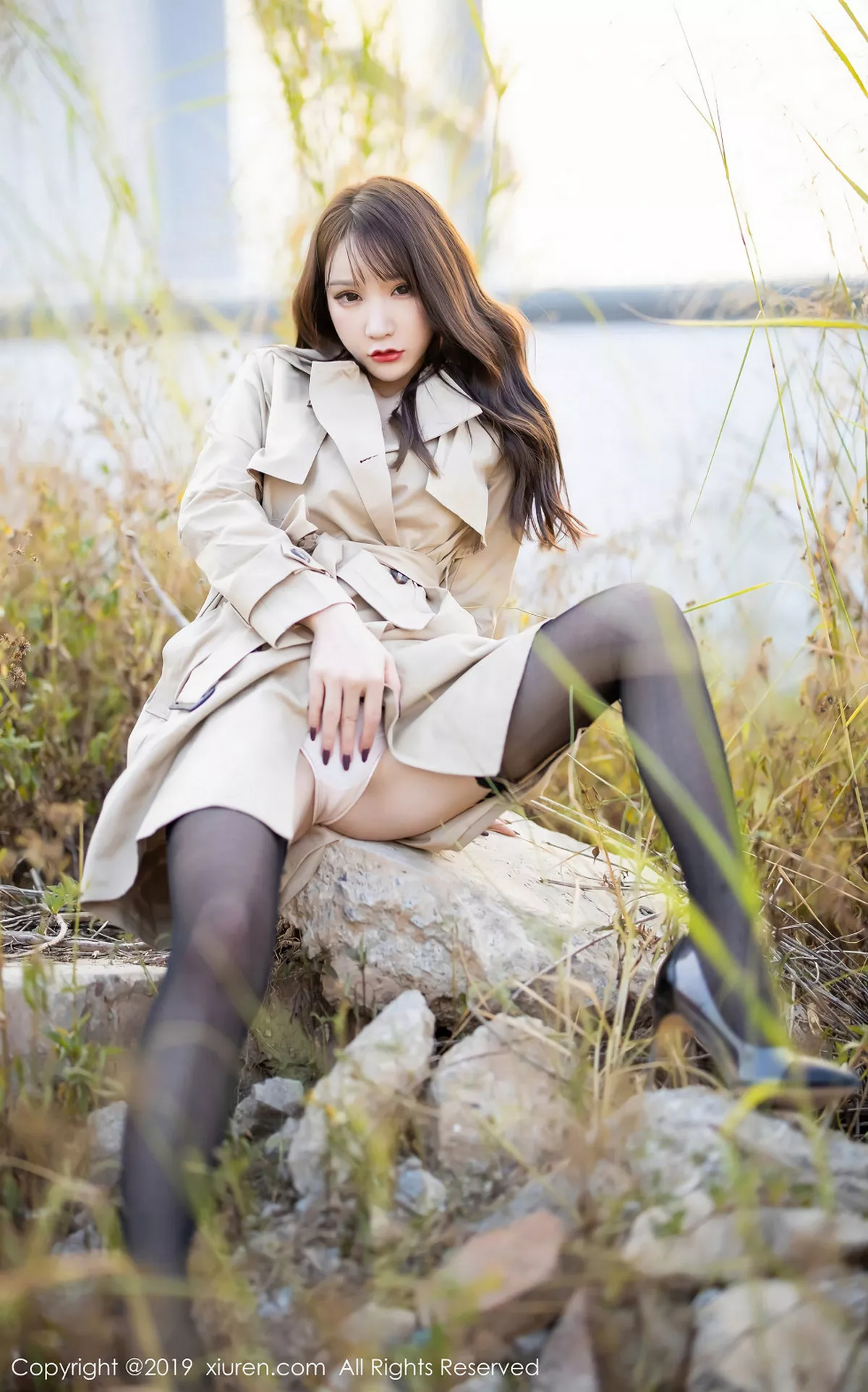 秀人集.com_[XiuRen秀人网]No.1876_女神周于希Sandy户外精致黑色内衣配吊带黑丝袜撩人诱惑写真93P