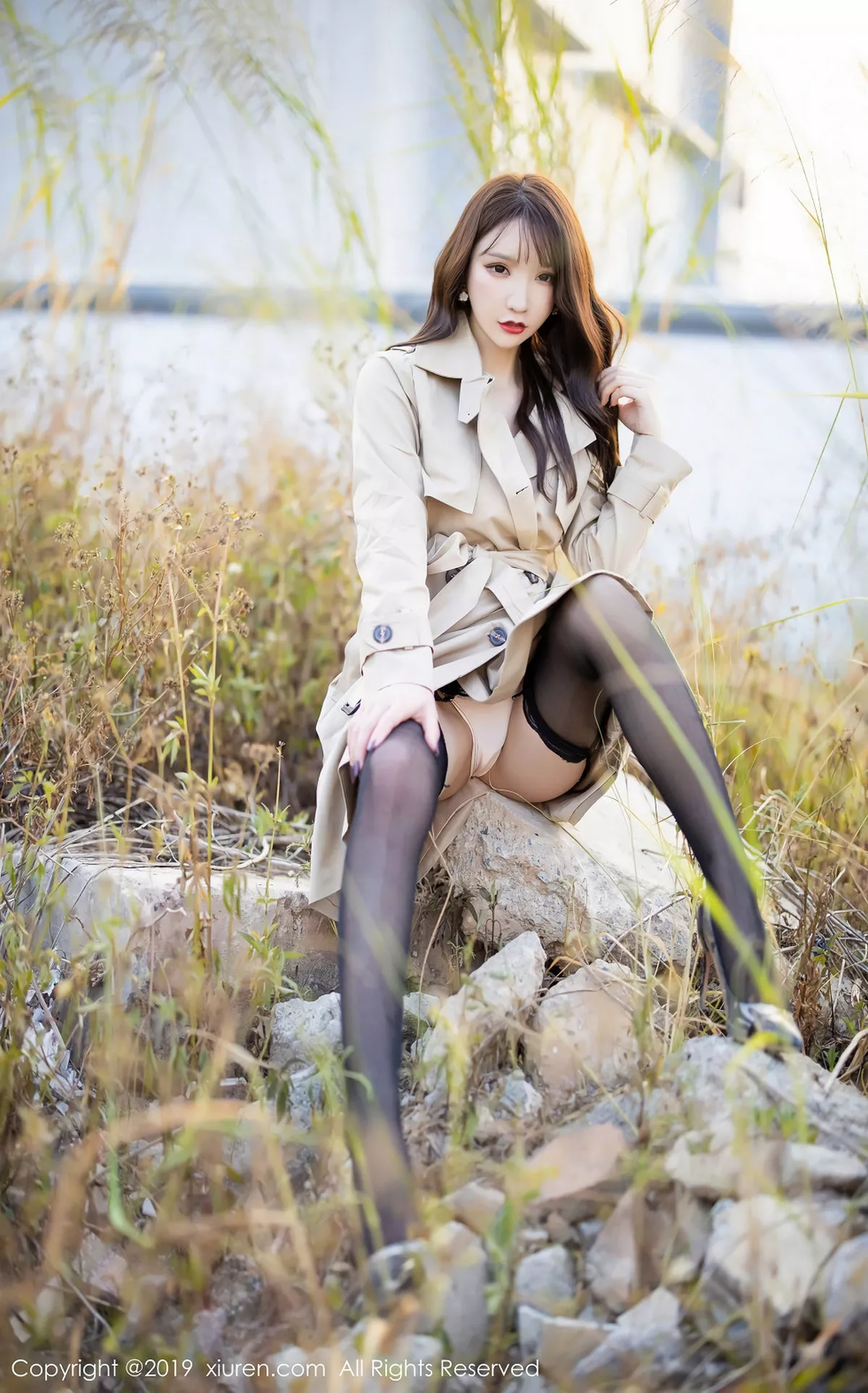 秀人集.com_[XiuRen秀人网]No.1876_女神周于希Sandy户外精致黑色内衣配吊带黑丝袜撩人诱惑写真93P