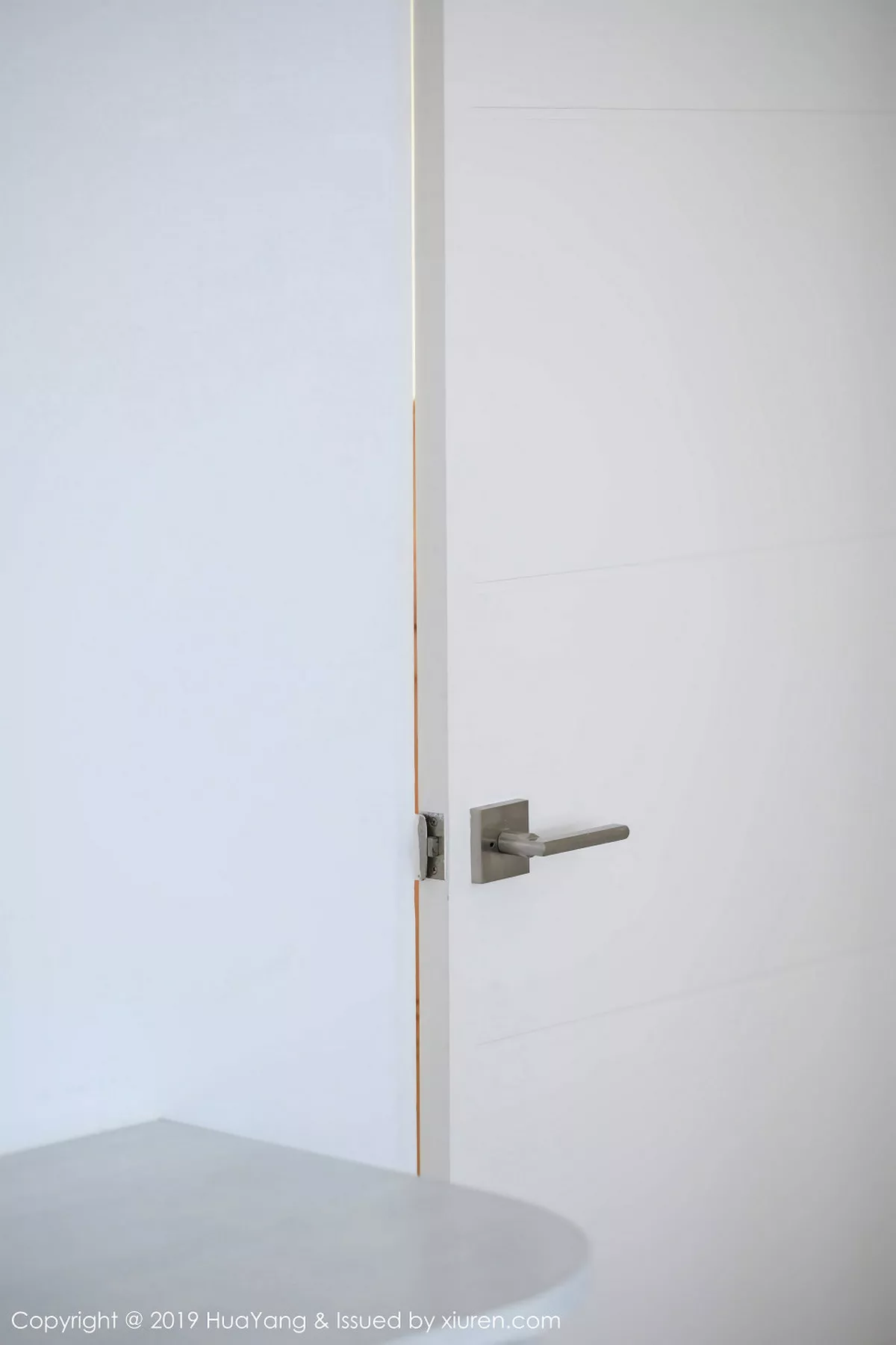 秀人集.com_[HuaYang花漾]Vol.202_女神朱可儿Flower普吉岛旅拍空姐制服半脱露性感内衣诱惑写真62P